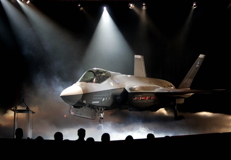 Illustration for article titled Inside the Pentagon's Trillion Dollar F-35 Embarrassment